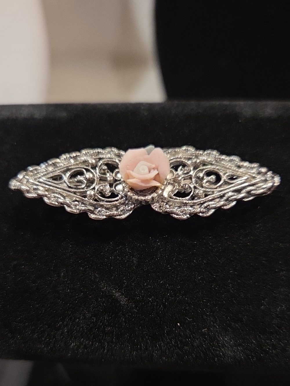 VINTAGE FILIGREE BROOCH WITH PINK ROSE CENTER